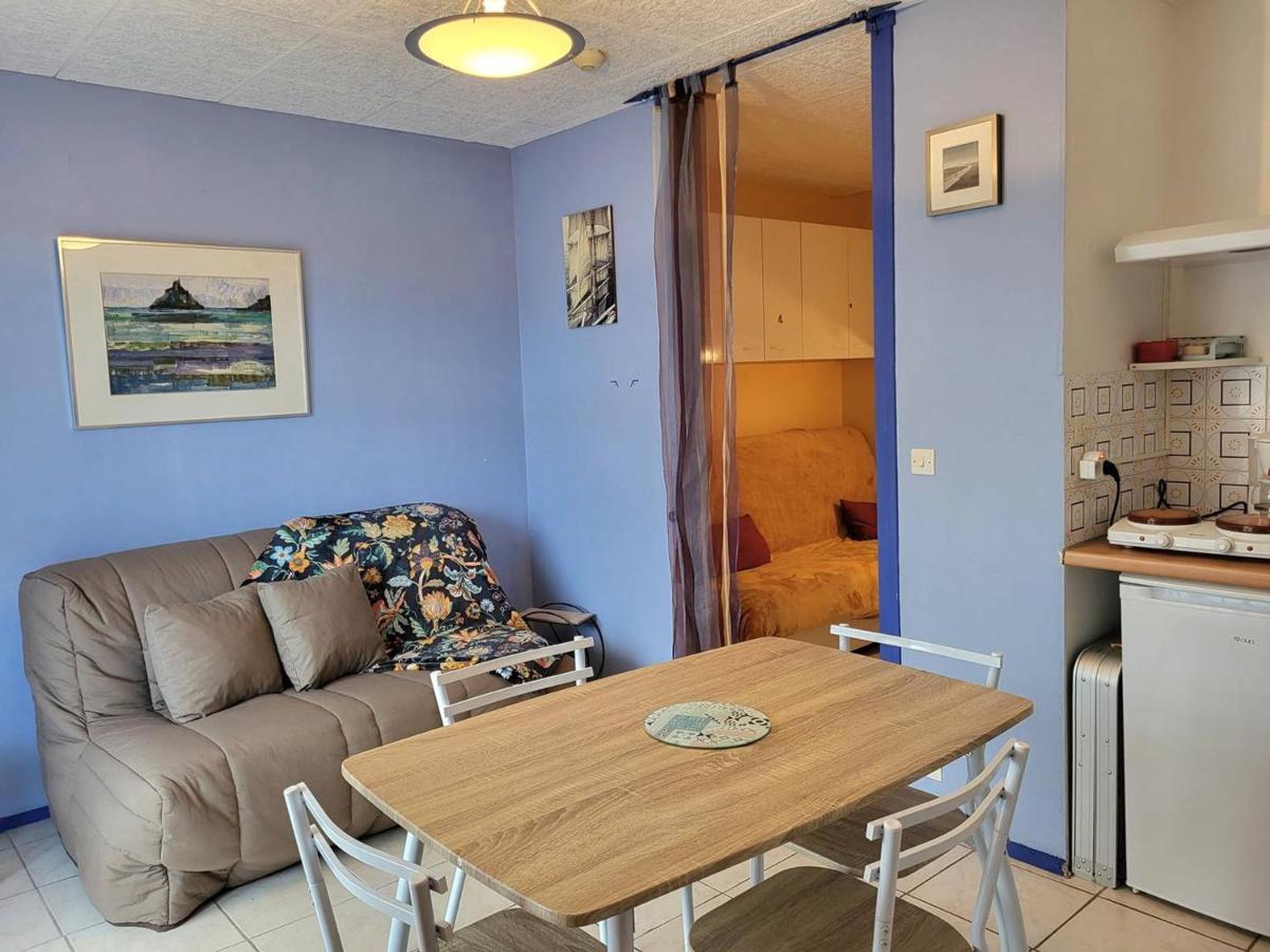 Studio Avec Terrasse, Parking Prive Et Acces Direct A La Plage - Fr-1-465-86 Merville-Franceville-Plage Eksteriør bilde